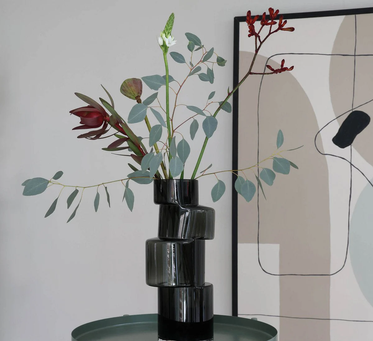 Vaas Bandon Grey – Mondgeblazen Glazen Vaas in Grijze Tint voor Elegante Interieurs - Afbeelding 3