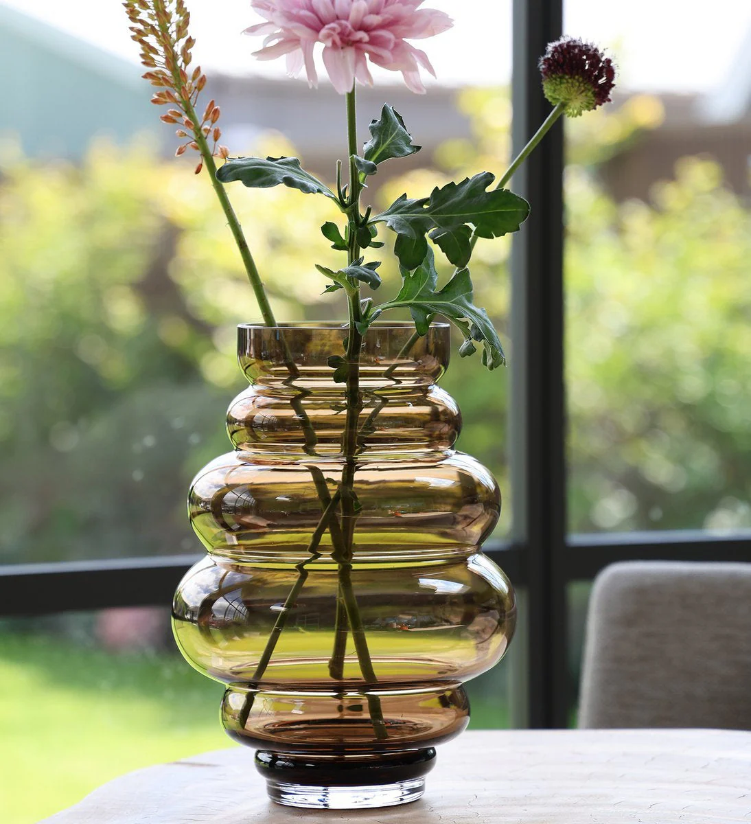 Maputo Taupe vaas – Mondgeblazen bruine glazen designvaas - Afbeelding 3