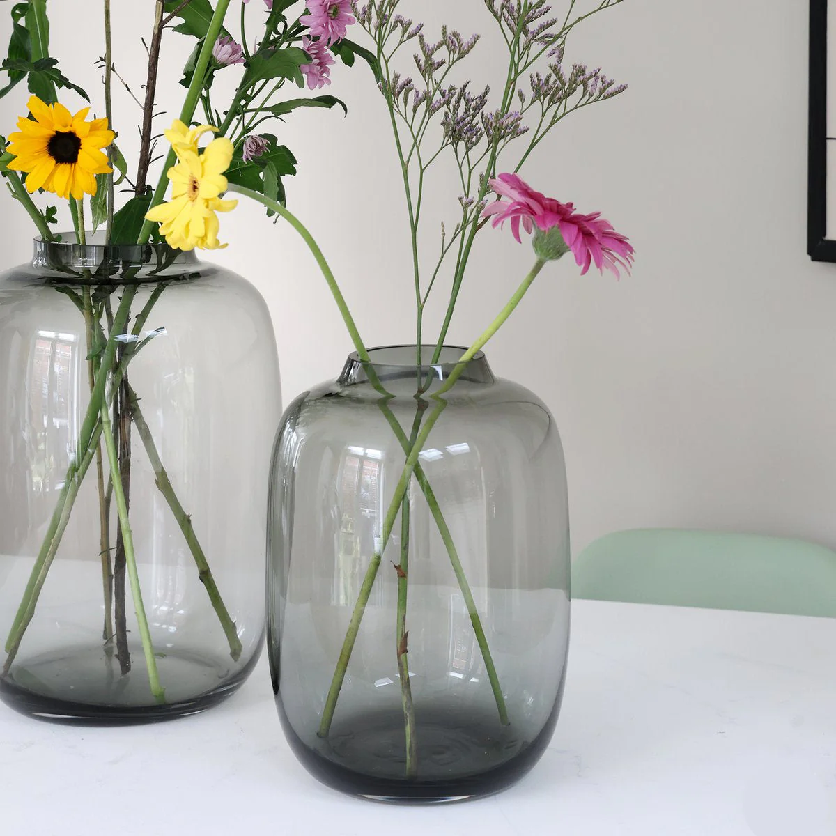 Kara Grey vaas glas modern grijs verschillende maten Ø17-32,5 cm stijlvolle bloemenvaas voor binnen - Afbeelding 3