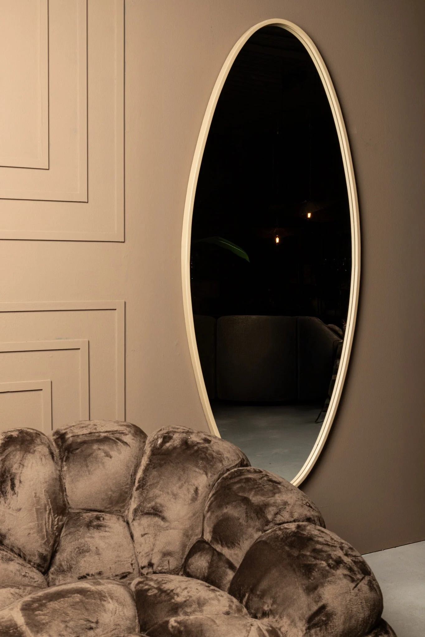 Serine Sand Steel Oval Mirror Small 50x3,5x140cm PTMD - Afbeelding 4