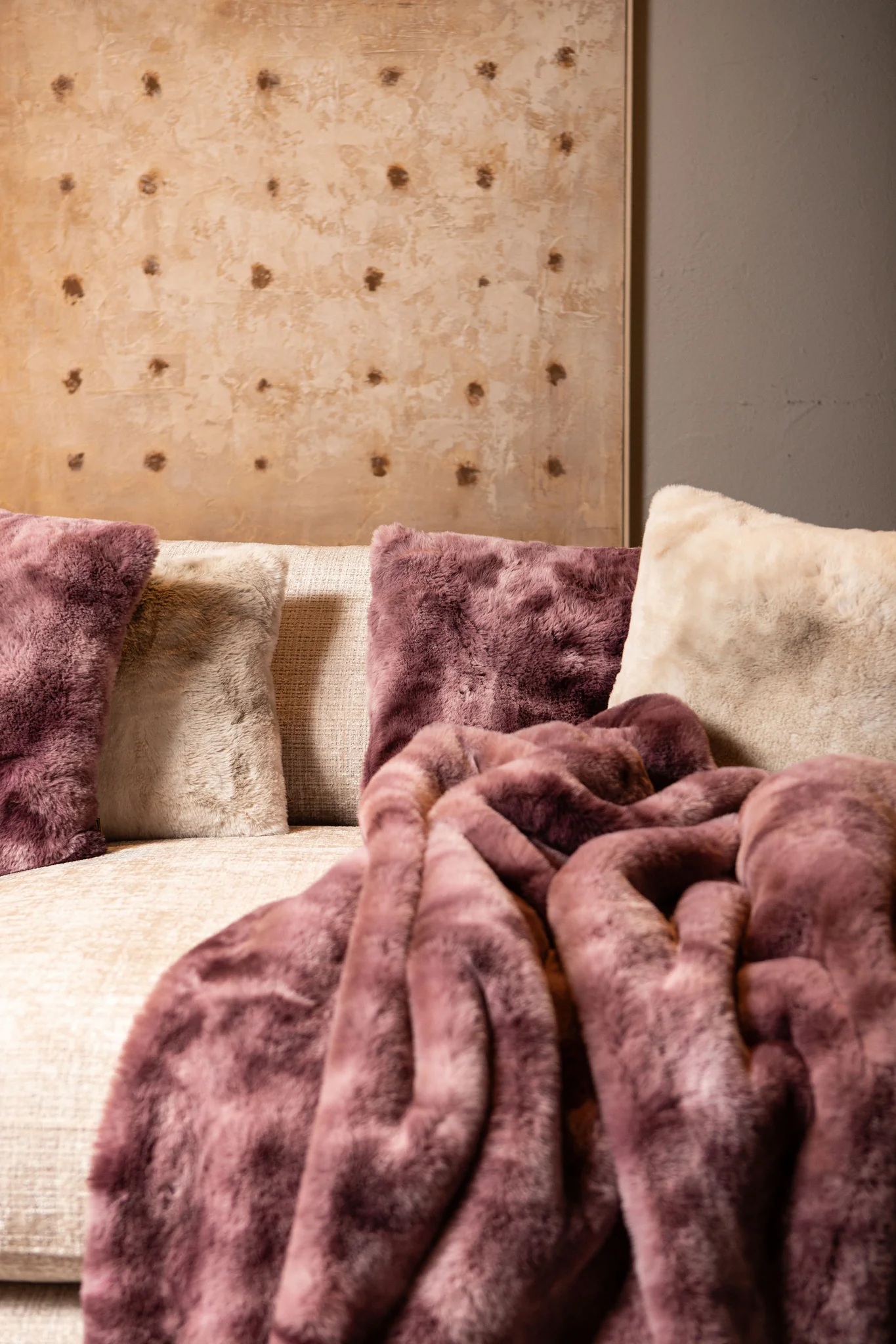 Linde Kussen – Burgundy Faux Fur – Vierkant 45x45 cm - Afbeelding 3