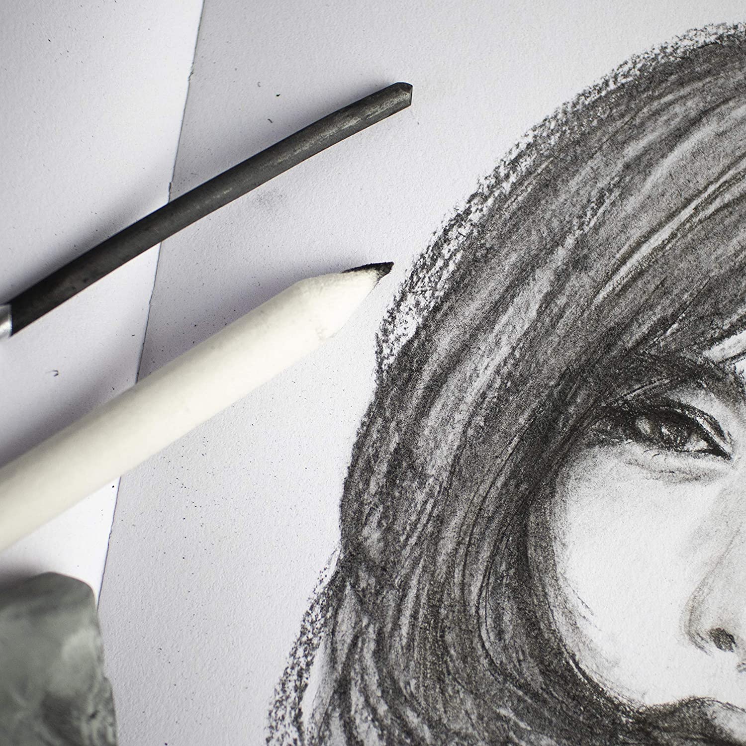 Houtskool Potloden Set - 10 stuks in verschillende maten - Zwarte Houtskool Potloden voor Tekenen - Ideale Tekenpotloden in Aluminium Etui - Schetspotloden perfect voor indrukwekkende Tekeningen - Afbeelding 6