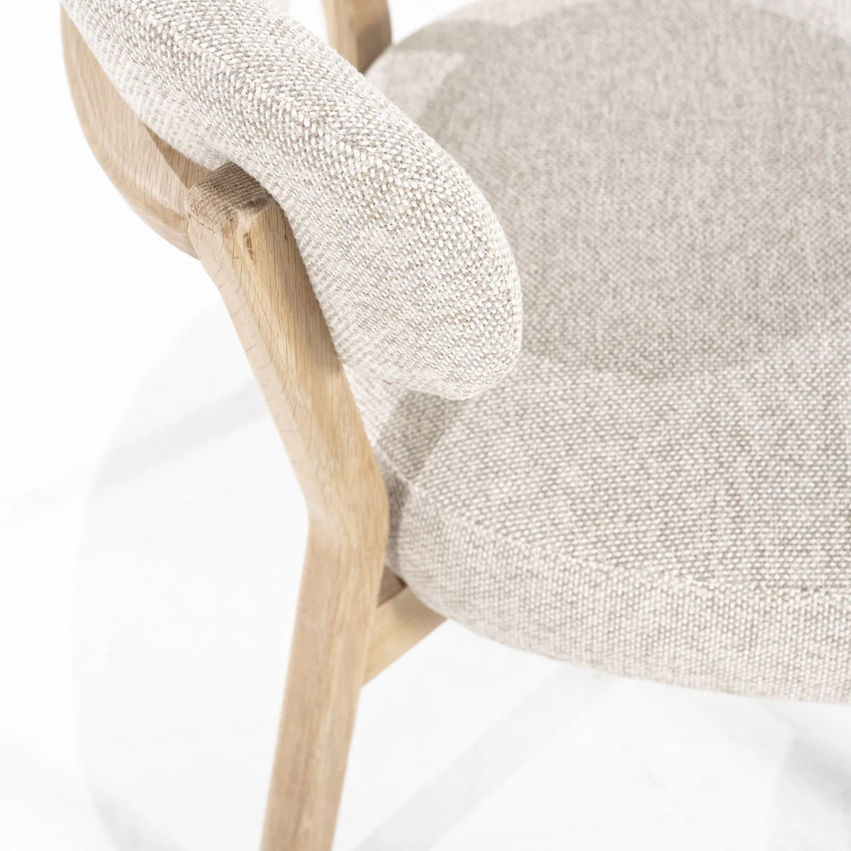 Fauteuil Mikky – stof & eikenhout naturel taupe moon - Afbeelding 7