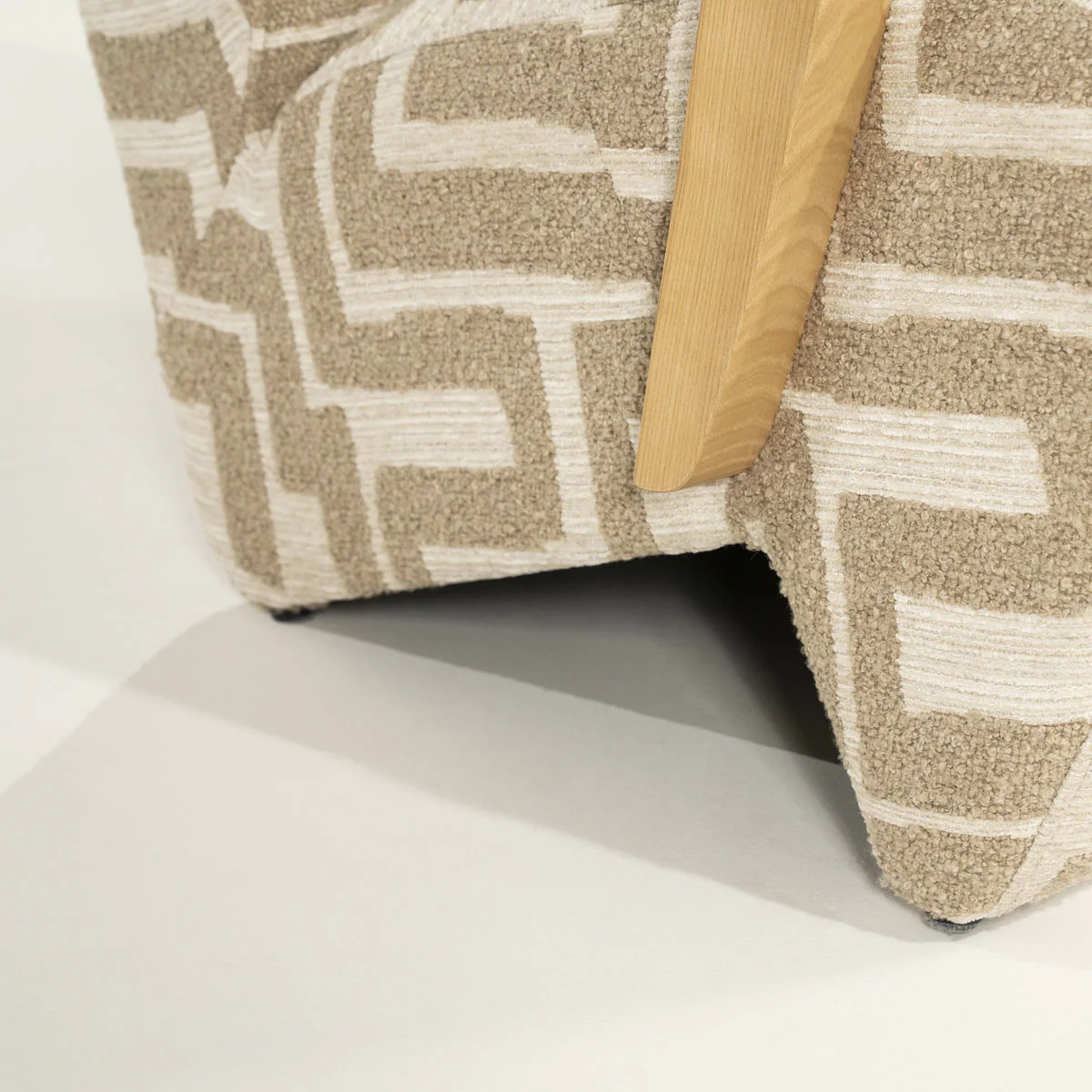 Fauteuil Olek – stof & hout taupe libre - Afbeelding 9