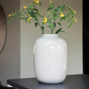 Artic Ivory vaas – Mondgeblazen ivoorwitte designvaas in glas