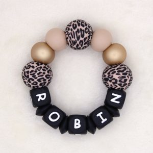 Bijtring met naam | Robin | Panterprint, Havermout, Matgoud