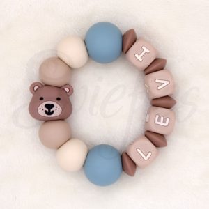 BIJTRING met naam | Beer | Levi | Grijsblauw Beige