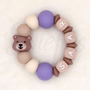 BIJTRING met naam | Beer | Saar | Lavendel Beige