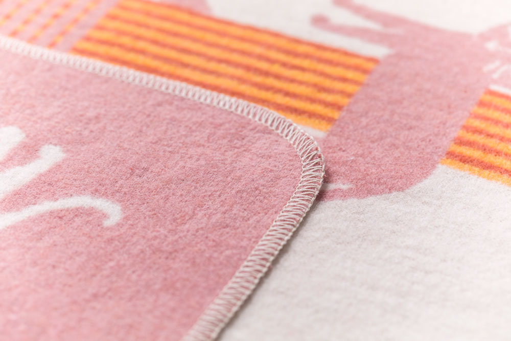 Kinderdeken kat Mucki rouge – 70 x 90 cm - Afbeelding 4