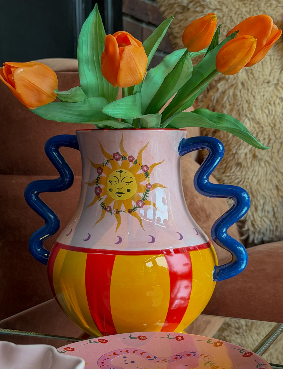 Kleurrijke Vaas met Zonnestraaldesign