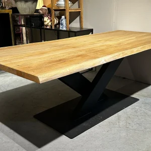 Eiken Eettafel met Stalen Poot Nieuwstaat