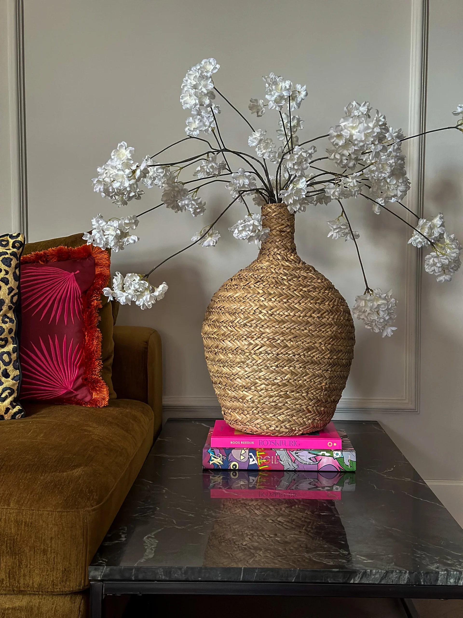 Rotan Tuitvaas met bloesem boeket