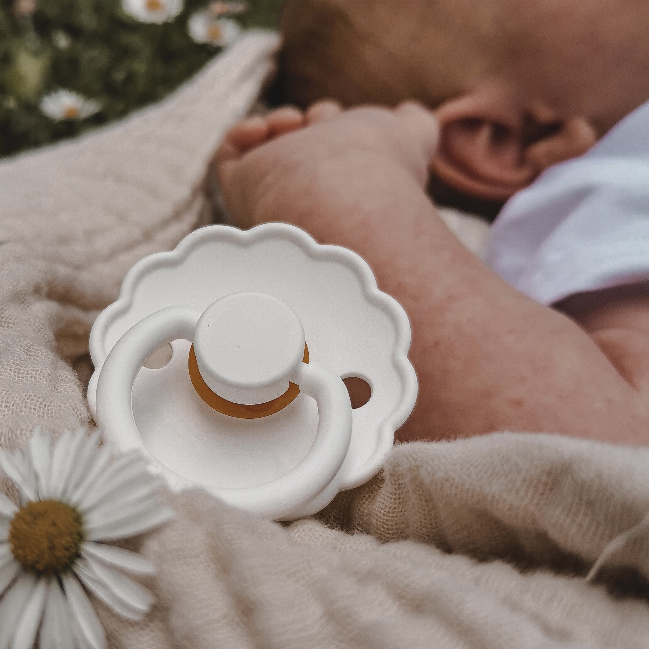 FRIGG Daisy | Cream | Latex | Maat 1 - Afbeelding 3