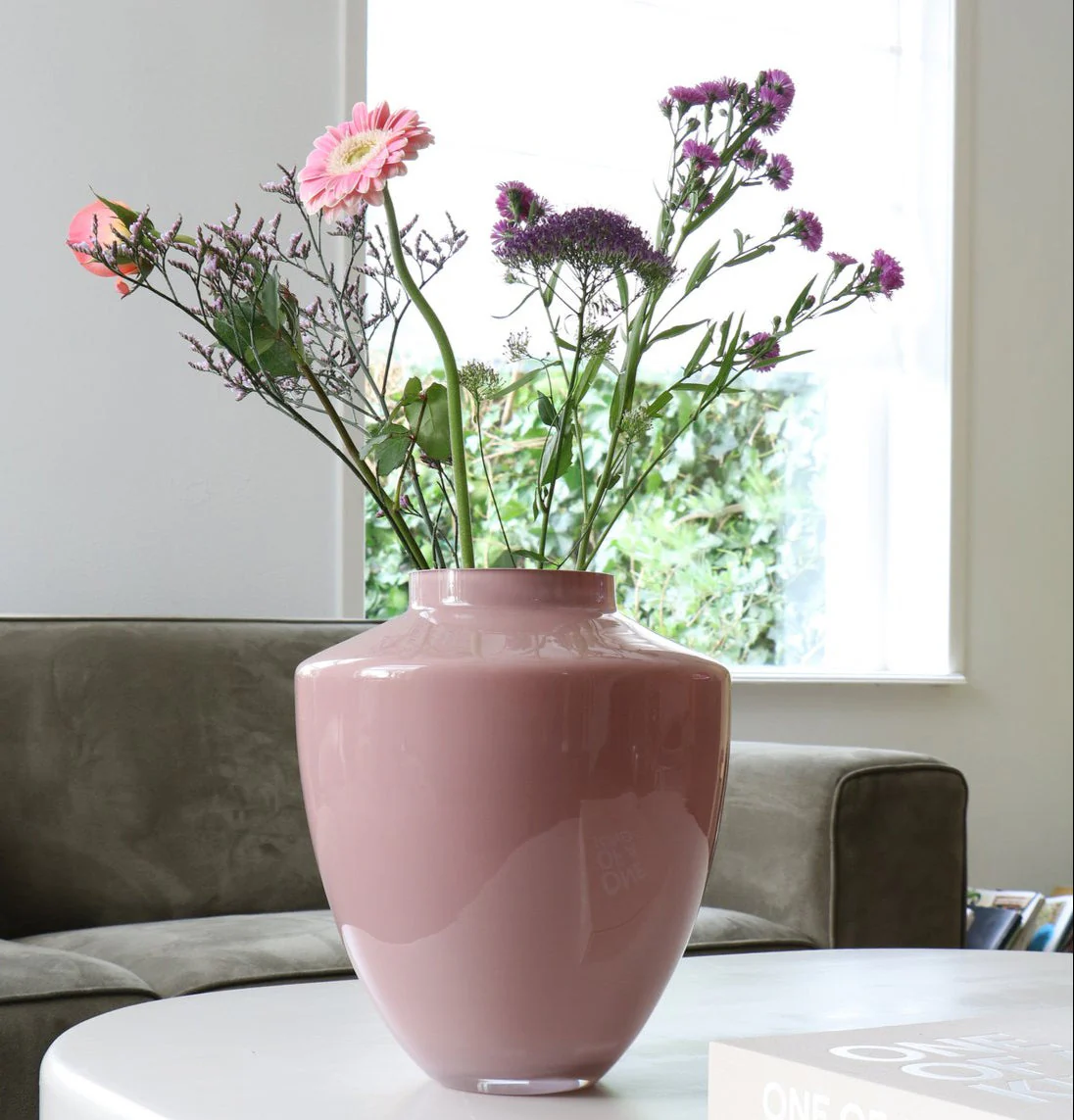 Tugela Pink vaas – Mondgeblazen roze vaas Ø24,5–28 cm - Afbeelding 3