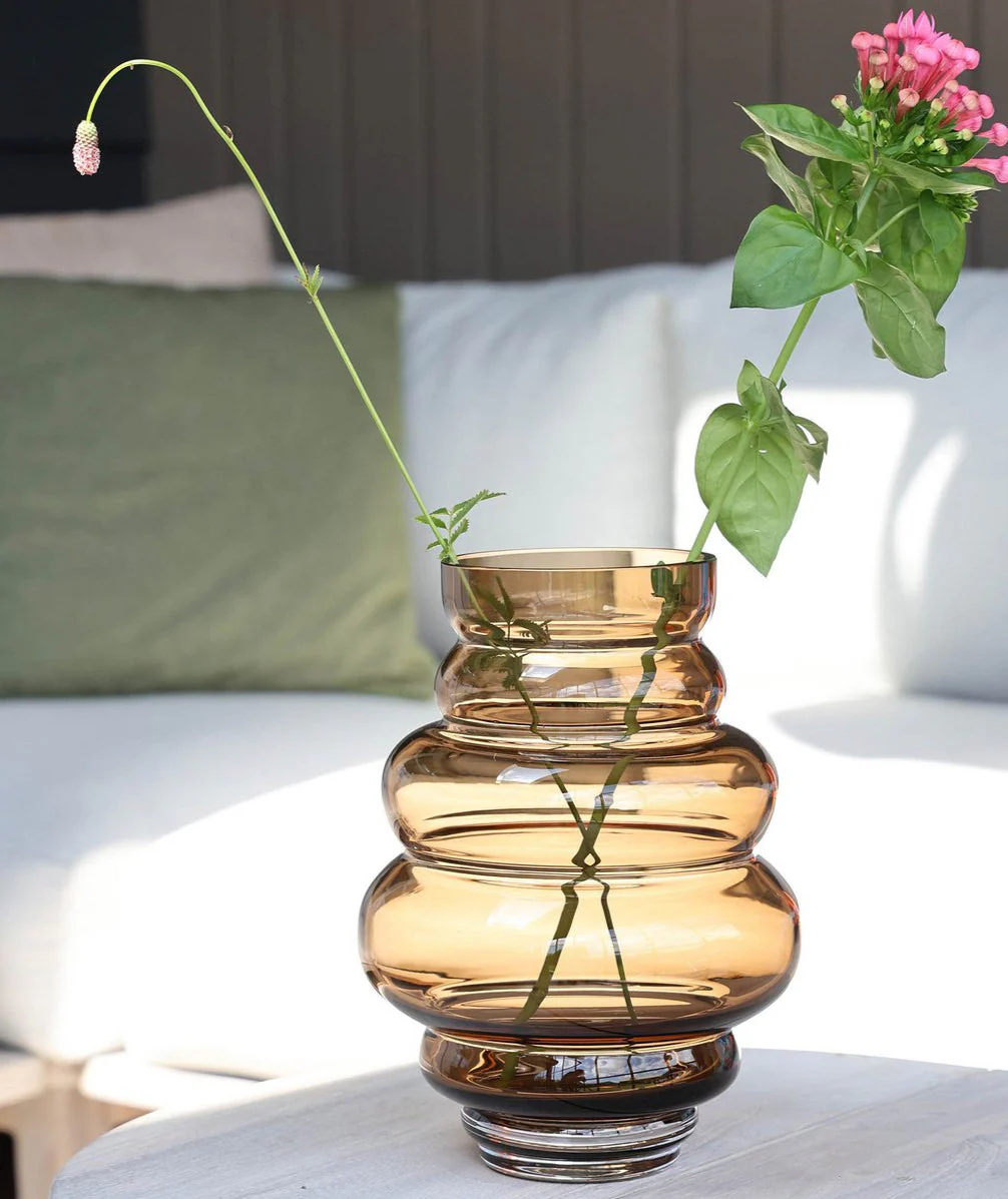 Maputo Taupe vaas – Mondgeblazen bruine glazen designvaas - Afbeelding 5